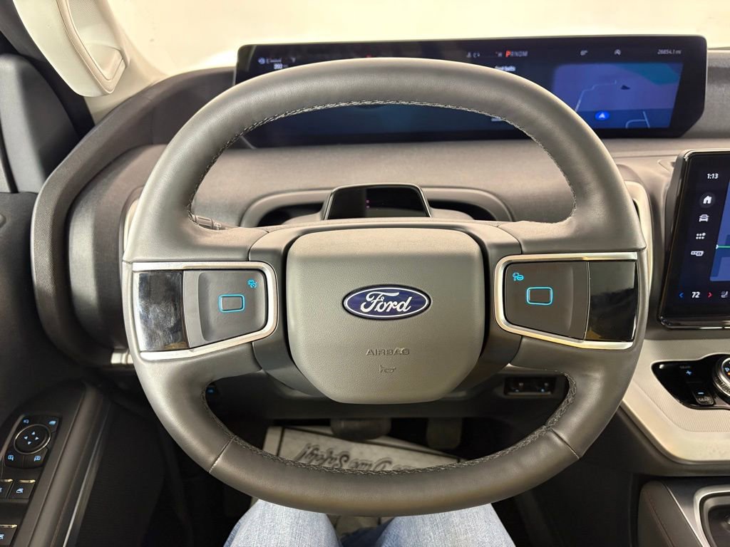 Used 2025 Ford Expedition Active image 18