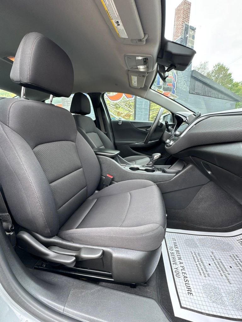Used 2023 Chevrolet Malibu LS FWD image 4