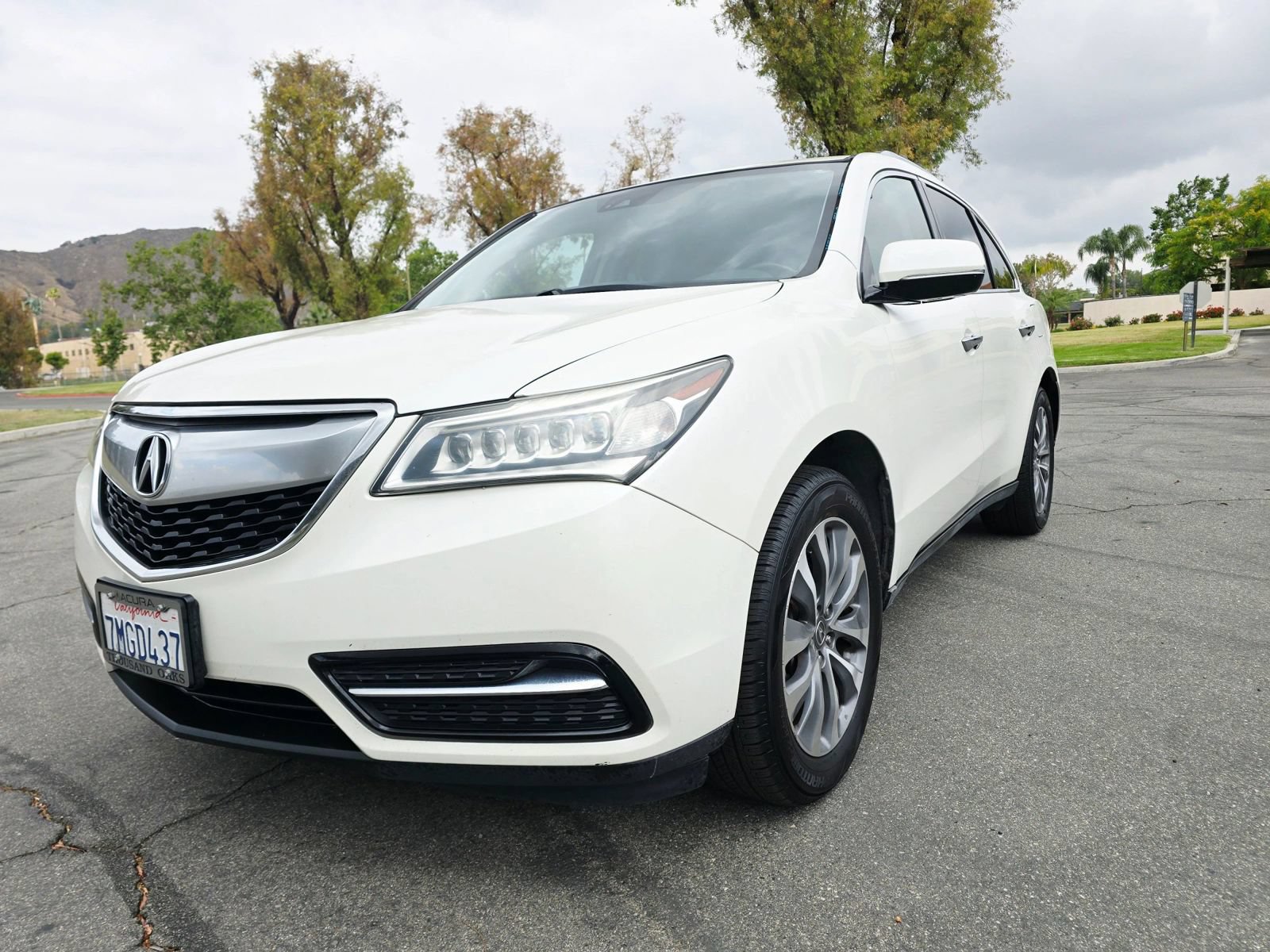 Used 2016 Acura MDX SH-AWD w/ Tech & Entertainment image 3