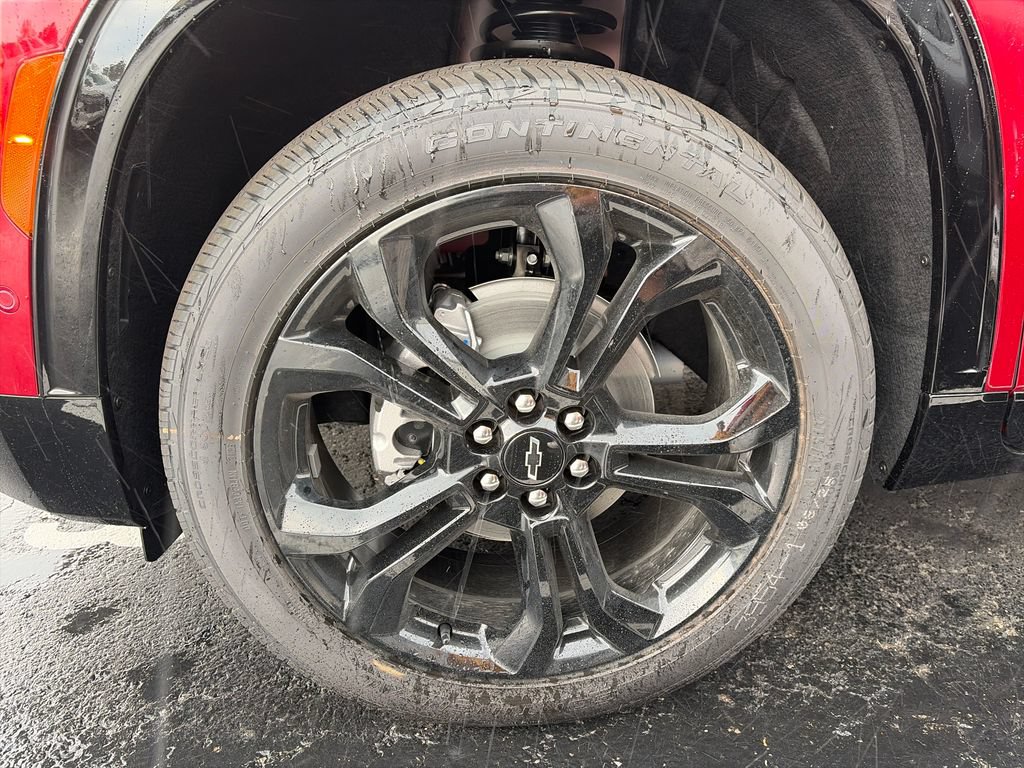 New 2027 Chevrolet Traverse RS w/ LPO, Floor Liner Package AWD/4WD image 24