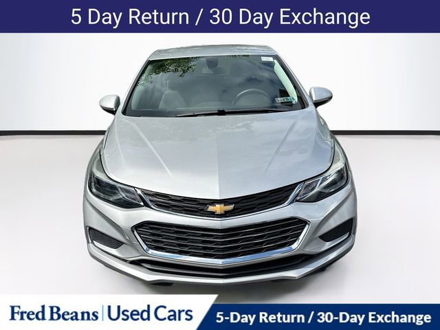 Used 2018 Chevrolet Cruze LT w/ Convenience Package FWD image 2