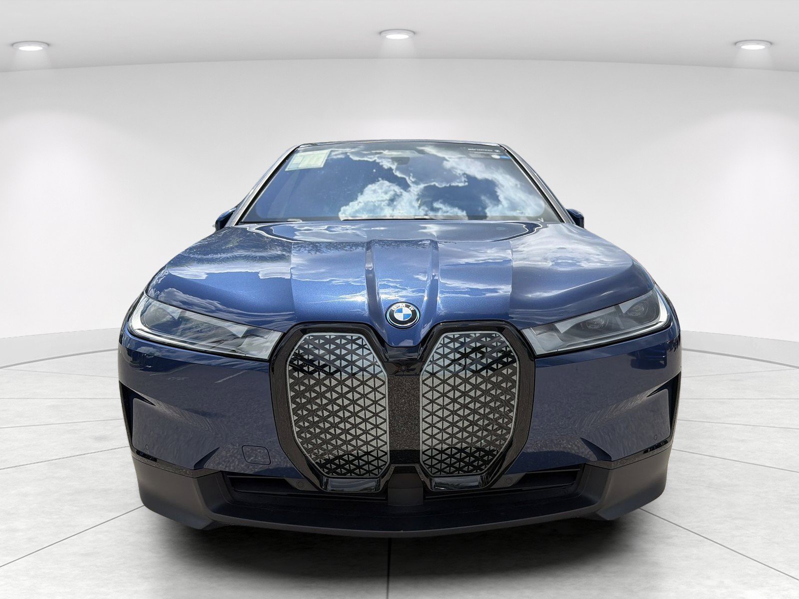 Certified 2023 BMW iX xDrive50 w/ Convenience Package AWD/4WD image 2