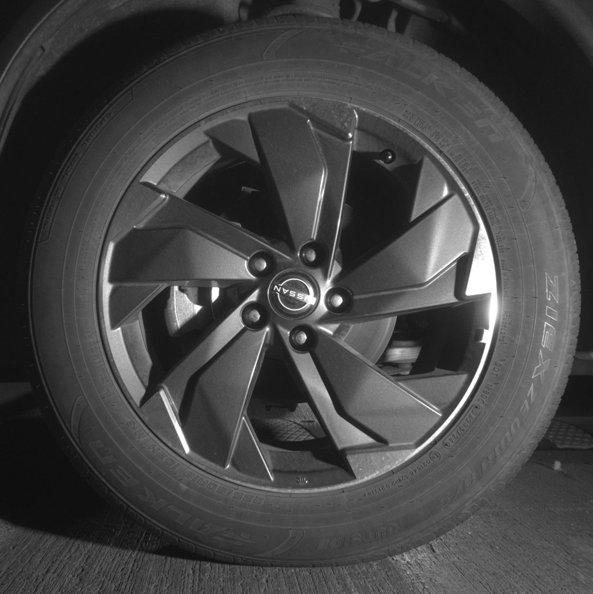 Used 2025 Nissan Rogue SV image 12