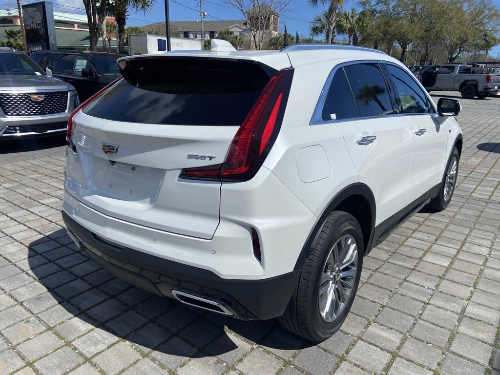 Certified 2025 Cadillac XT4 Premium Luxury image 5