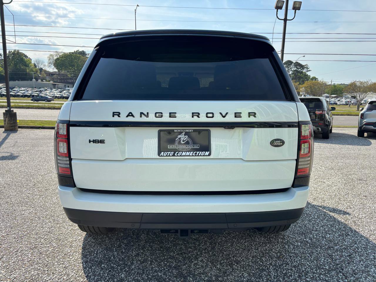 Used 2017 Land Rover Range Rover HSE image 6