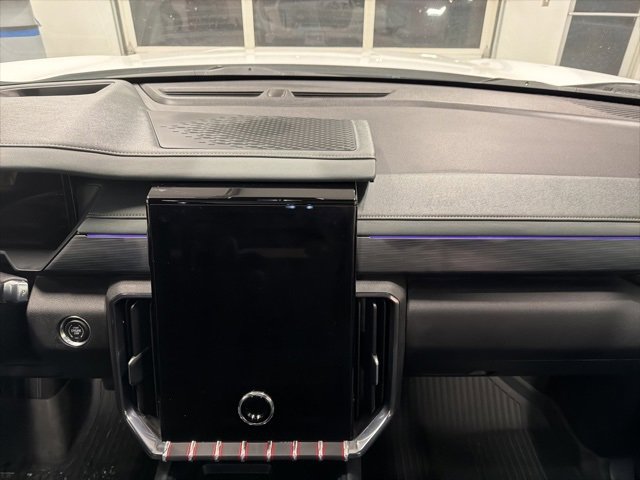 Used 2024 GMC Acadia AT4 image 26