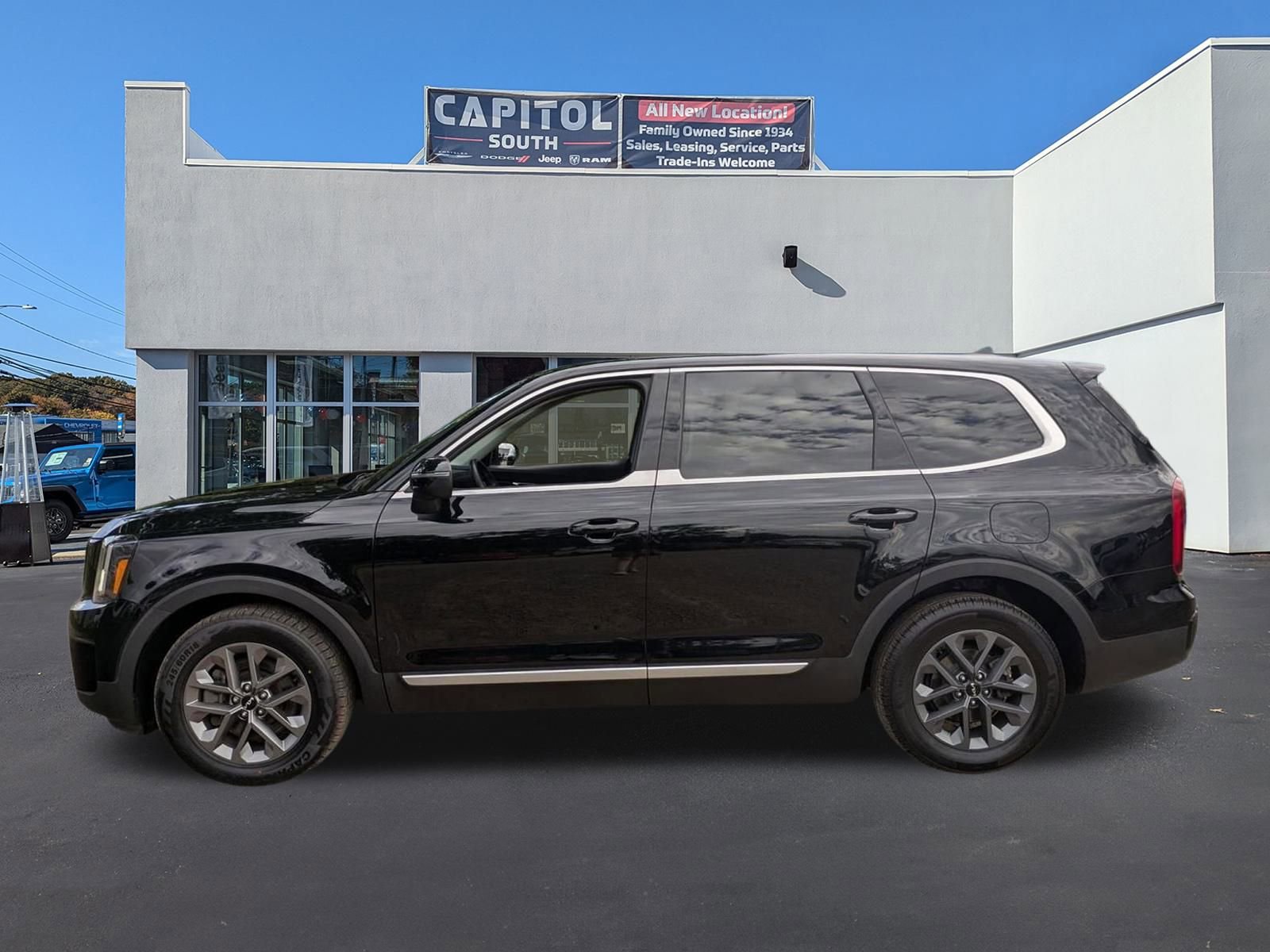 Used 2023 Kia Telluride LX image 6