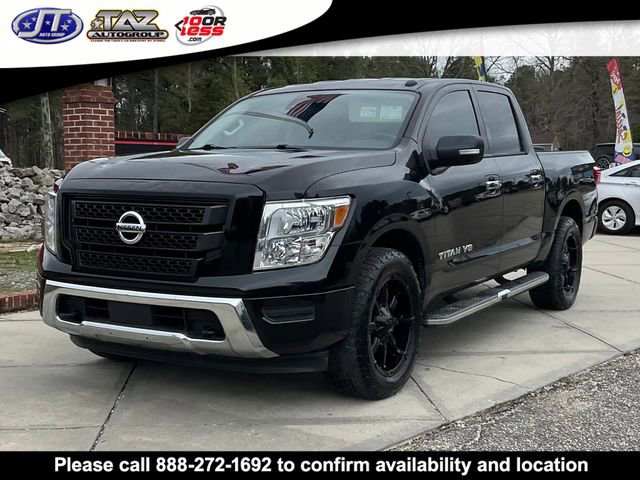Used 2020 Nissan Titan SV image 3