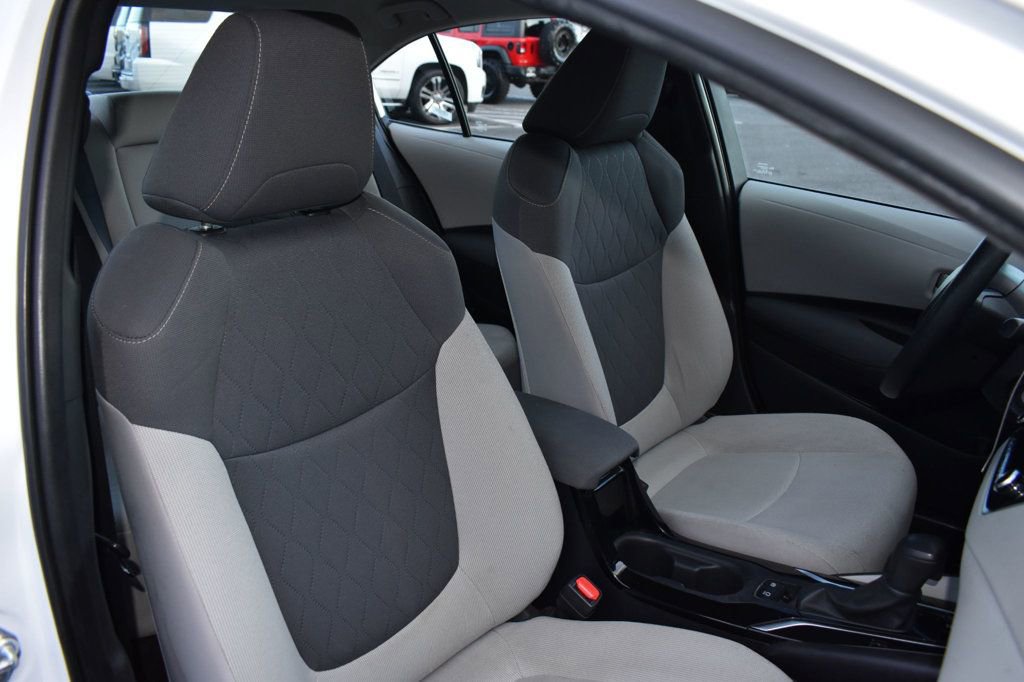 Used 2022 Toyota Corolla LE image 18
