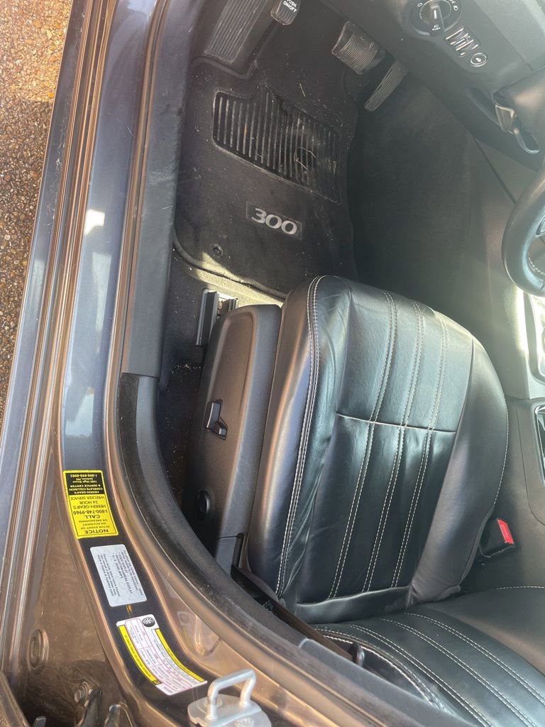 Used 2016 Chrysler 300 S image 17