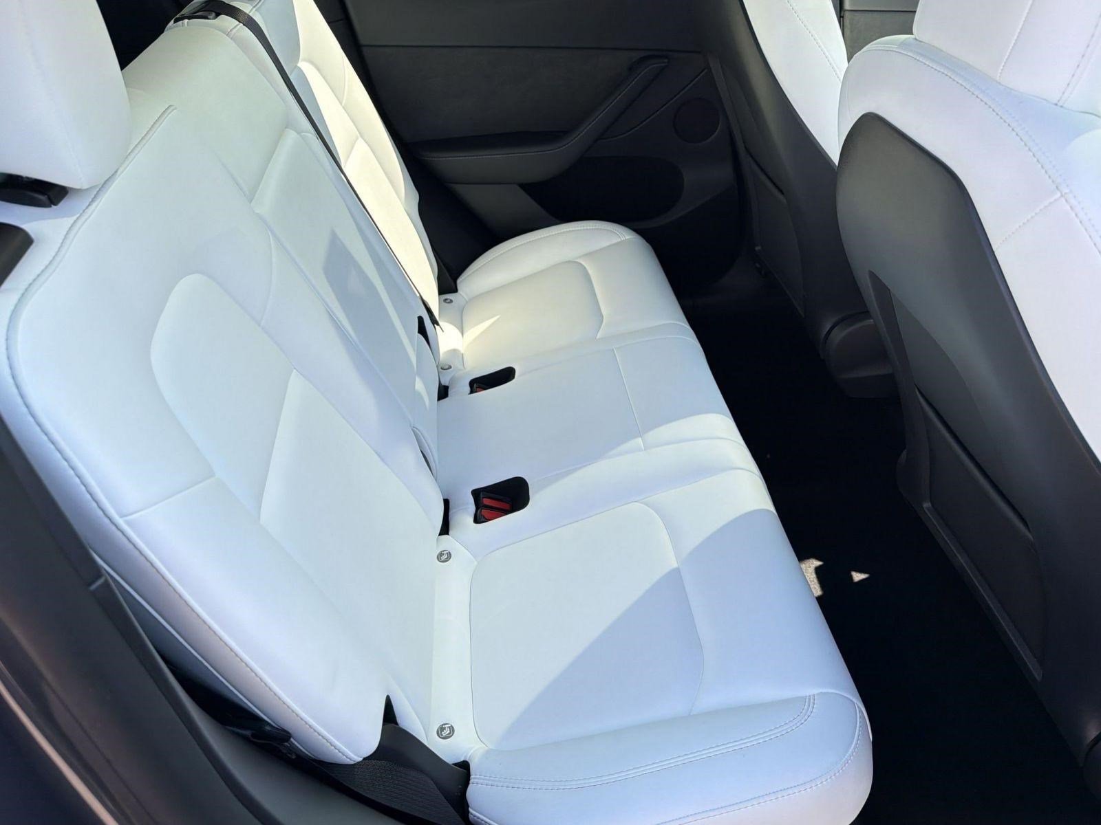 Used 2022 Tesla Model Y Performance image 28