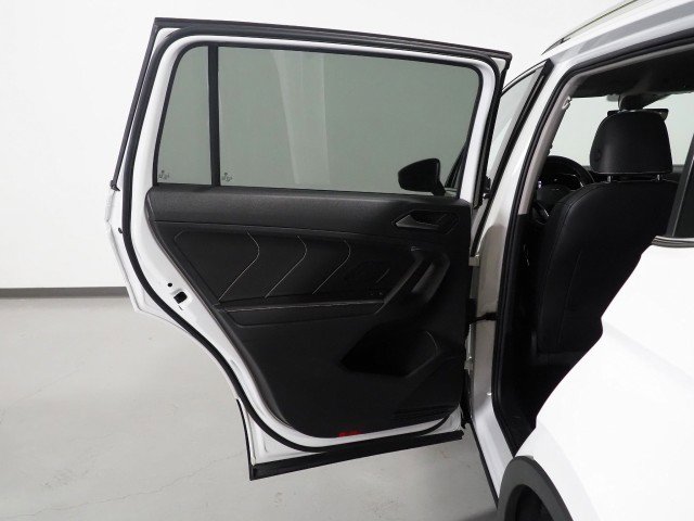 Used 2022 Volkswagen Tiguan SE FWD image 50