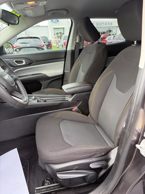 Used 2022 Jeep Compass Sport AWD/4WD image 12