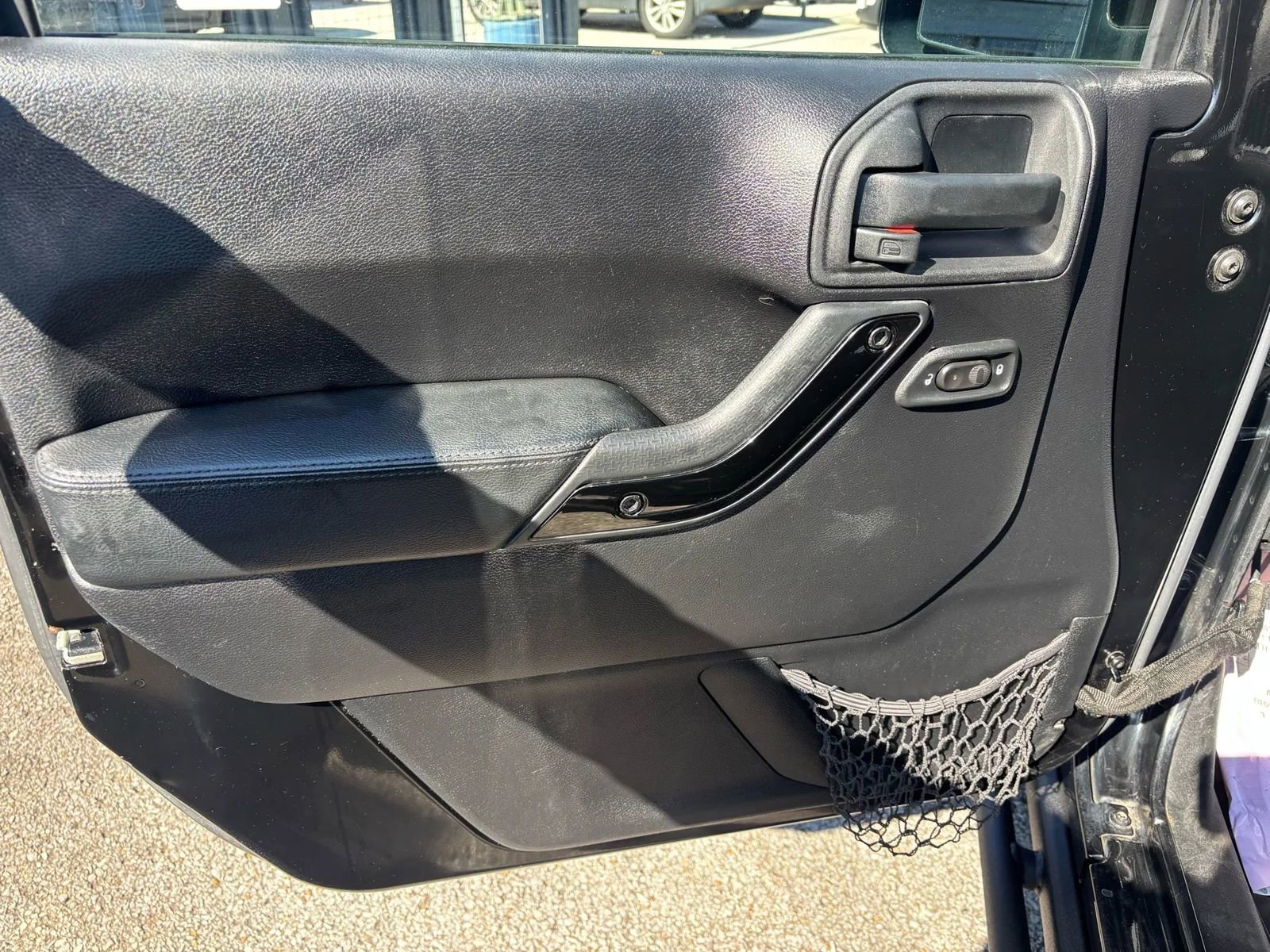 Used 2015 Jeep Wrangler Unlimited Sahara image 18