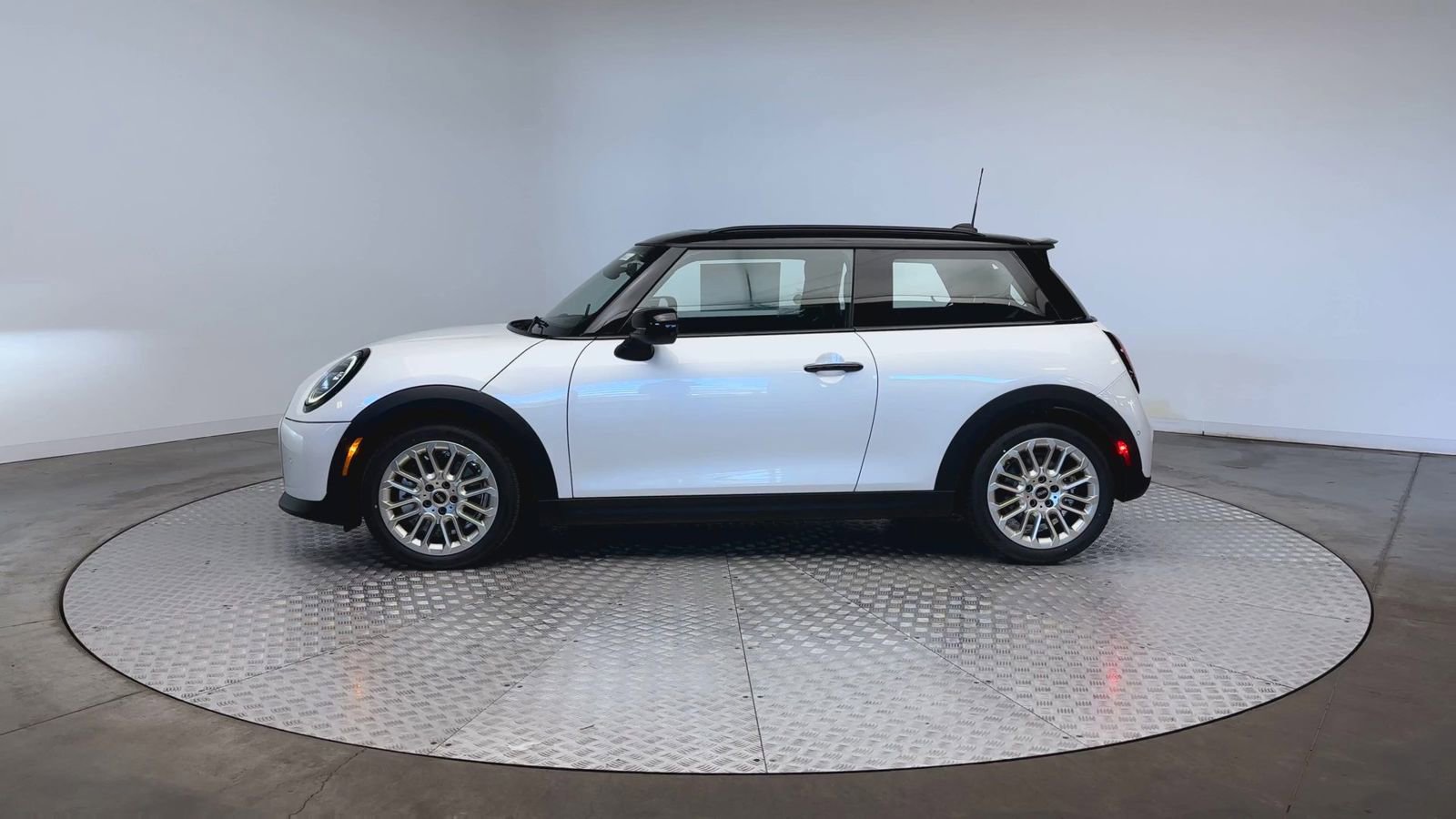 New 2026 MINI Cooper S FWD image 5