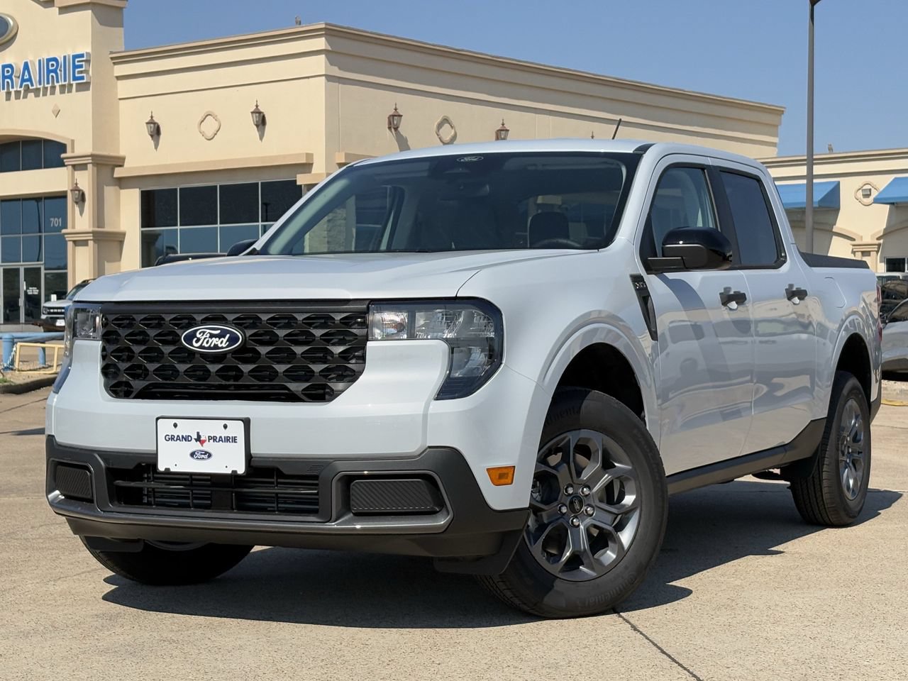 New 2026 Ford Maverick XLT w/ XLT Luxury Package FWD image 2
