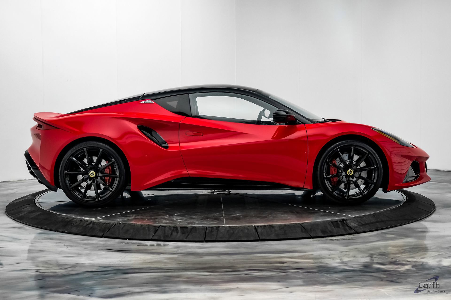 Used 2025 Lotus Emira RWD image 24