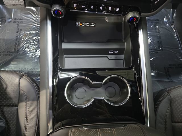 New 2026 Chevrolet Suburban High Country w/ LPO, Illumination Package image 27