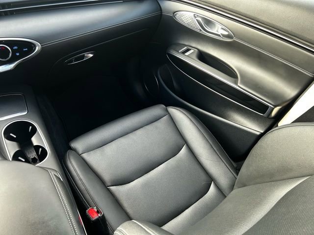 Used 2025 Genesis GV70 2.5T Select image 12