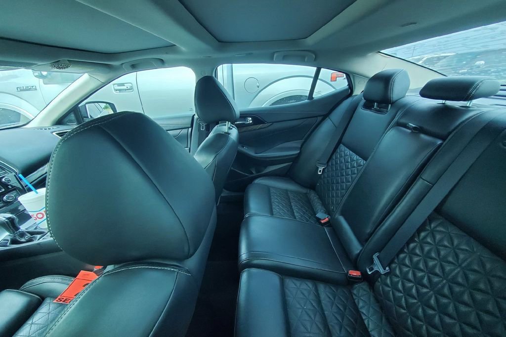 Used 2016 Nissan Maxima Platinum FWD image 10