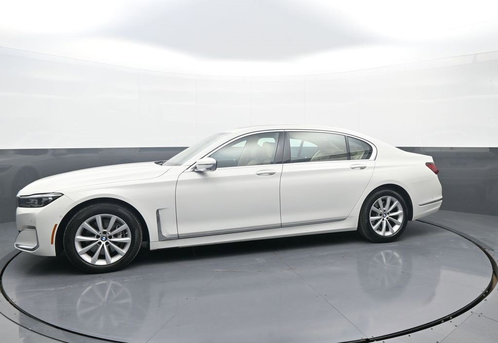Used 2021 BMW 740i xDrive image 4