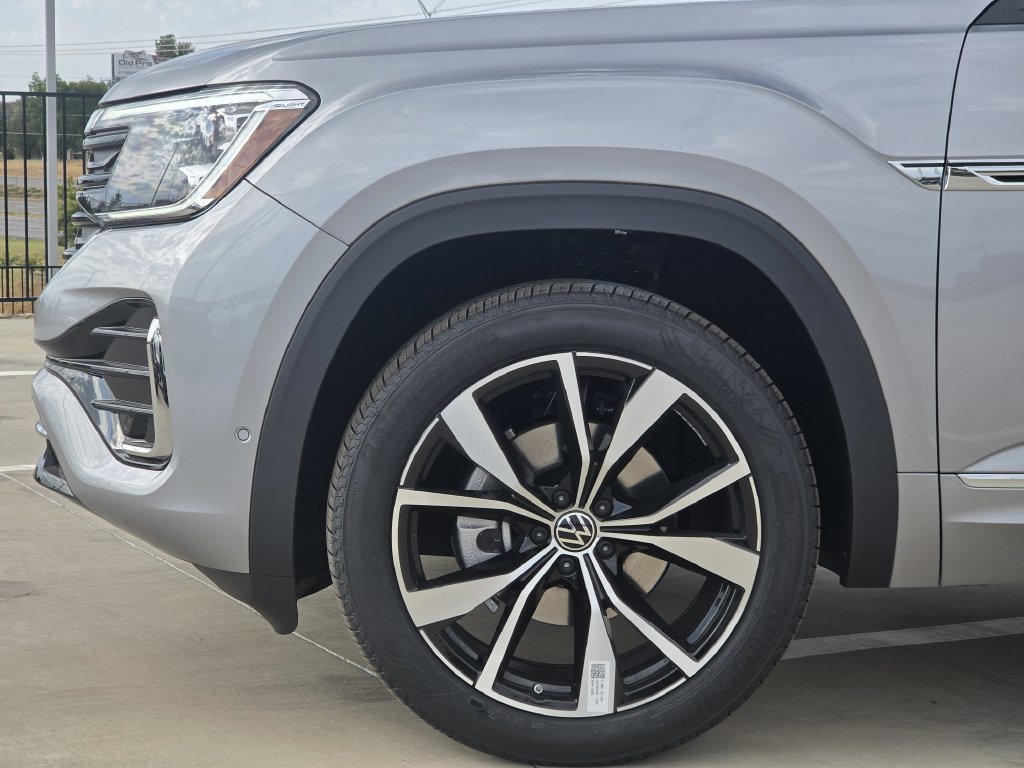New 2026 Volkswagen Atlas Cross Sport SEL Premium R-Line AWD/4WD image 7
