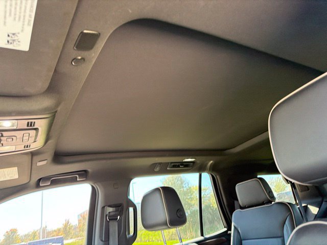 Used 2021 Chevrolet Tahoe Premier w/ Premium Package AWD/4WD image 22