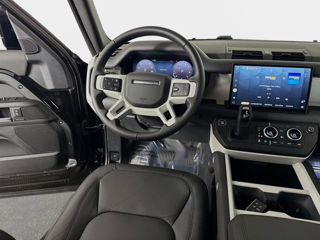 Certified 2025 Land Rover Defender 110 X-Dynamic SE AWD/4WD image 25