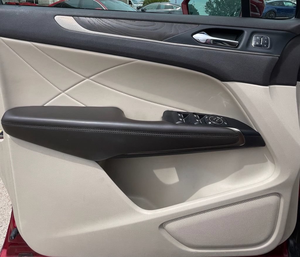 Used 2018 Lincoln MKC Reserve AWD/4WD image 32