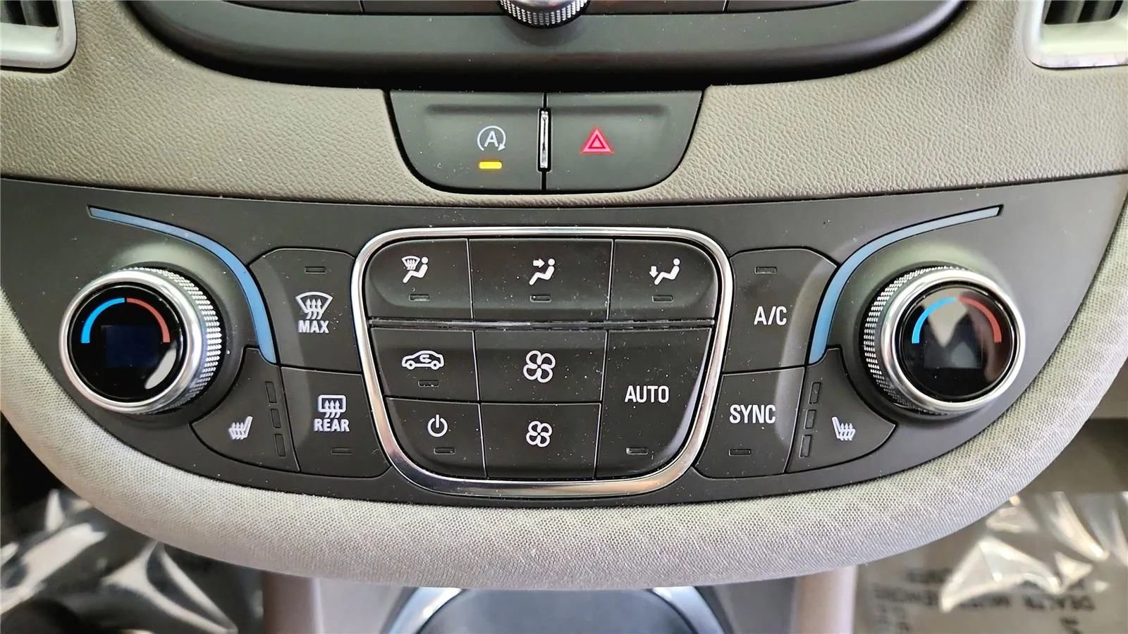 Used 2022 Chevrolet Malibu LT image 30