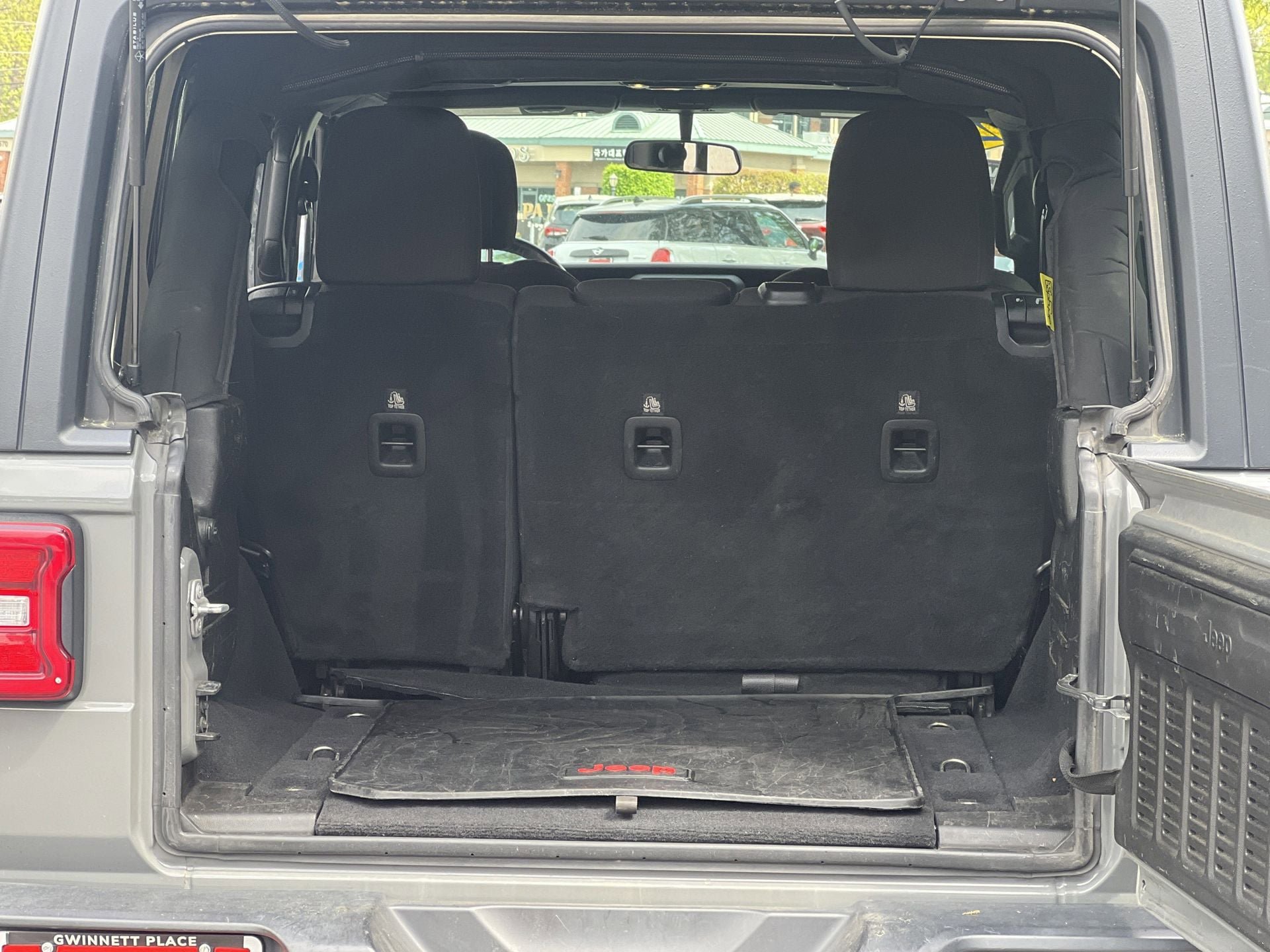 Used 2019 Jeep Wrangler Unlimited Sahara w/ Cold Weather Group image 22