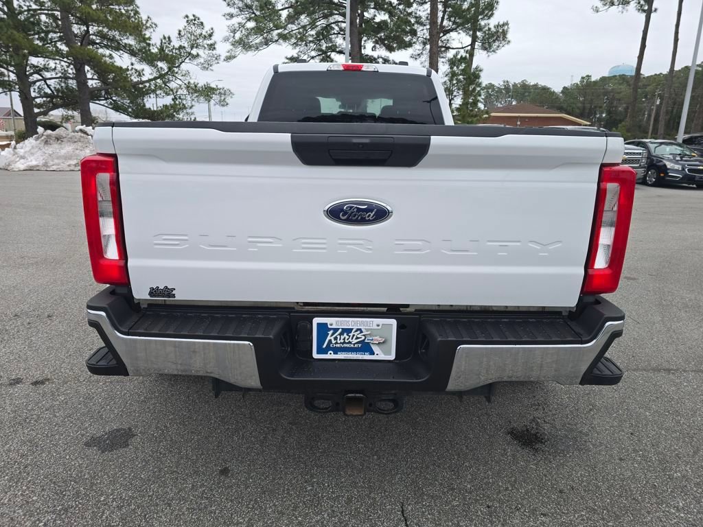 Used 2025 Ford F350 XLT image 4