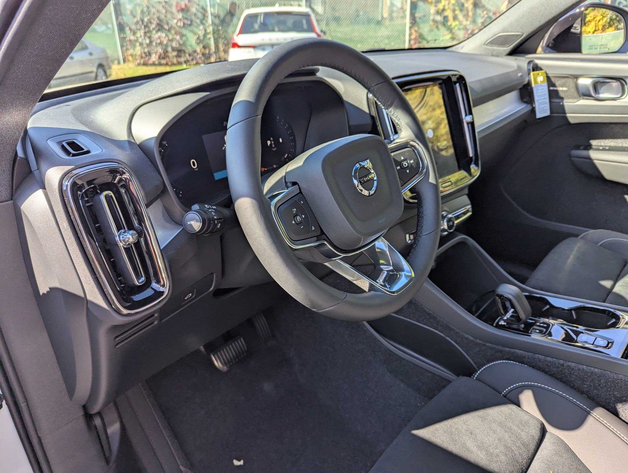 New 2026 Volvo XC40 B5 Ultra w/ Protection Package Premier image 8