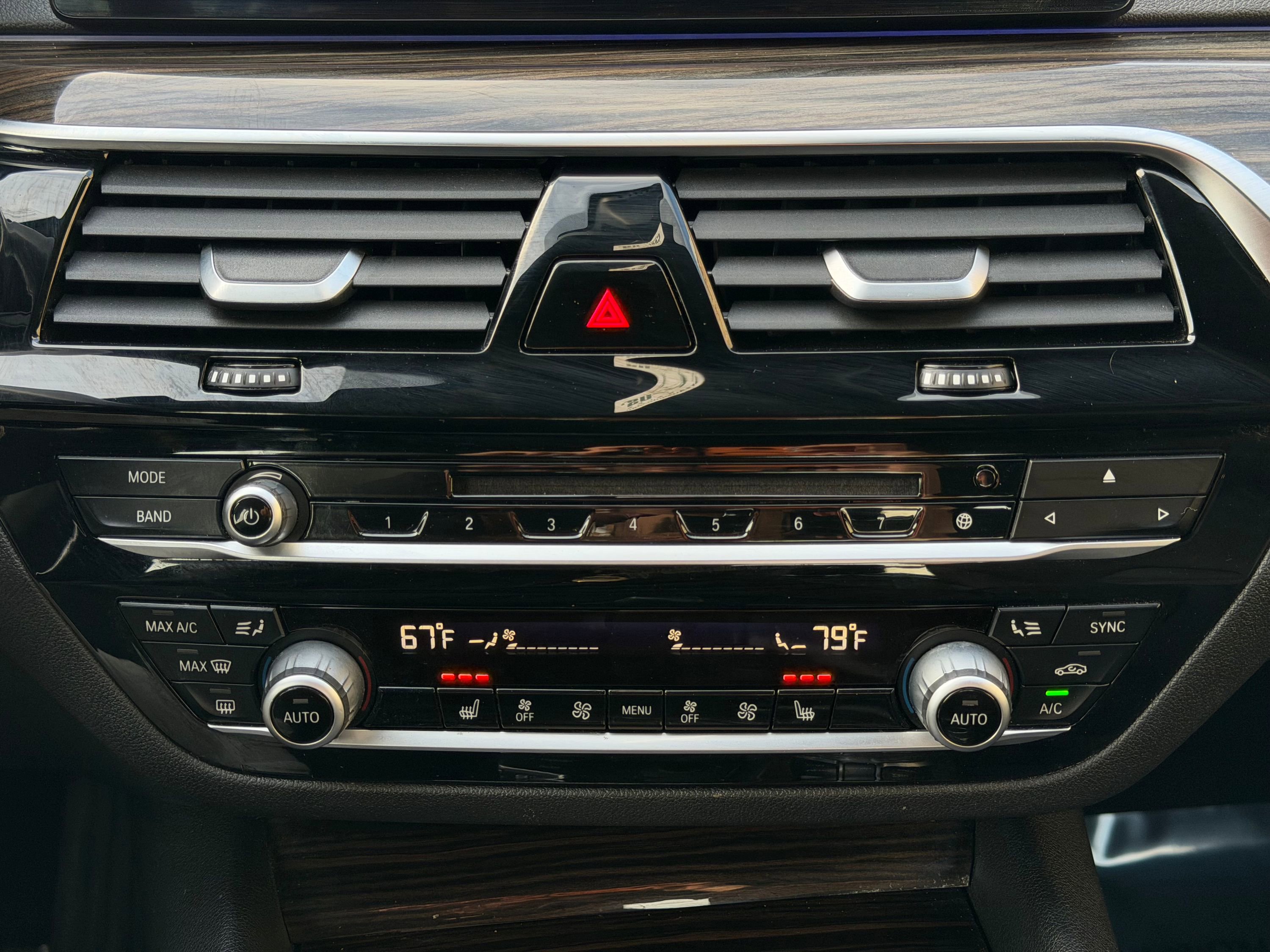 Used 2018 BMW 530i xDrive image 39