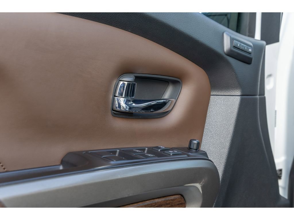 Used 2021 Nissan Titan Platinum Reserve w/ Moonroof Package image 20