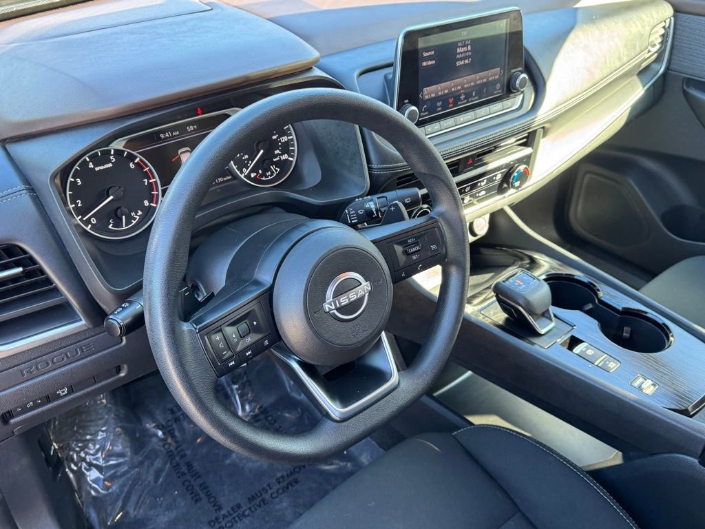 Used 2023 Nissan Rogue S image 17