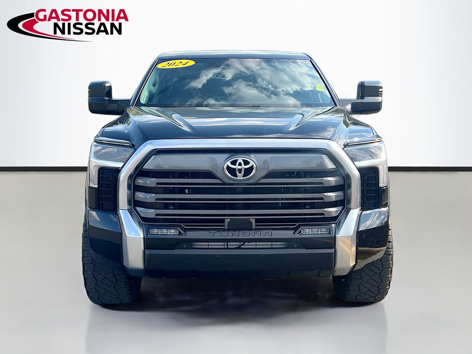 Used 2024 Toyota Tundra Limited w/ Power Package image 2