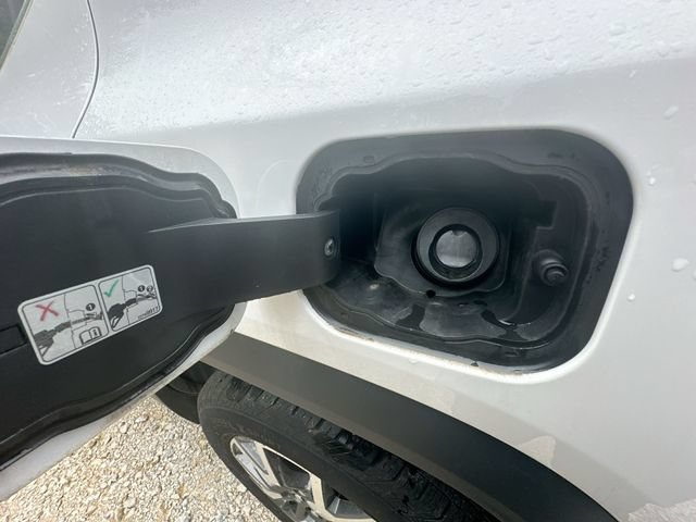 Used 2023 GMC Acadia SLE FWD image 44