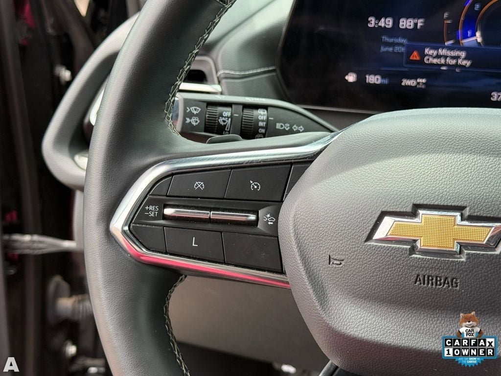 Used 2025 Chevrolet Traverse LT AWD/4WD image 16