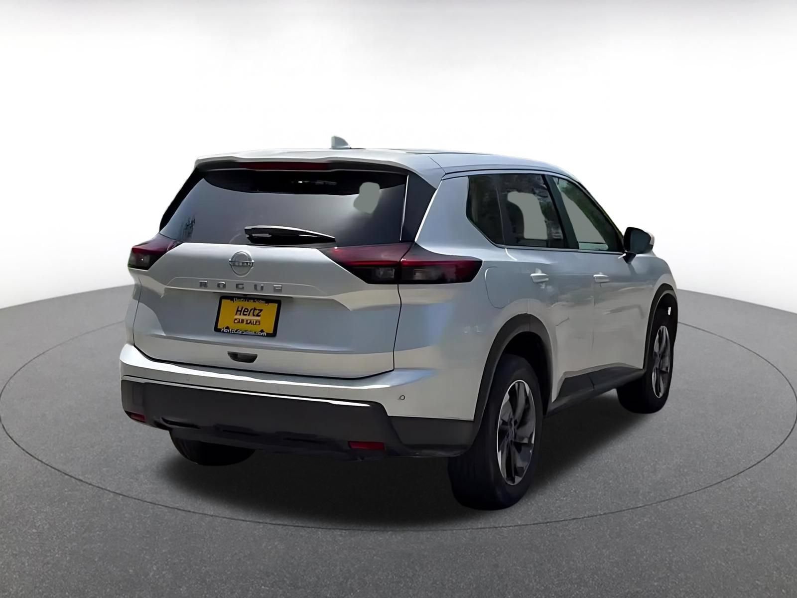 Used 2025 Nissan Rogue SV FWD image 15