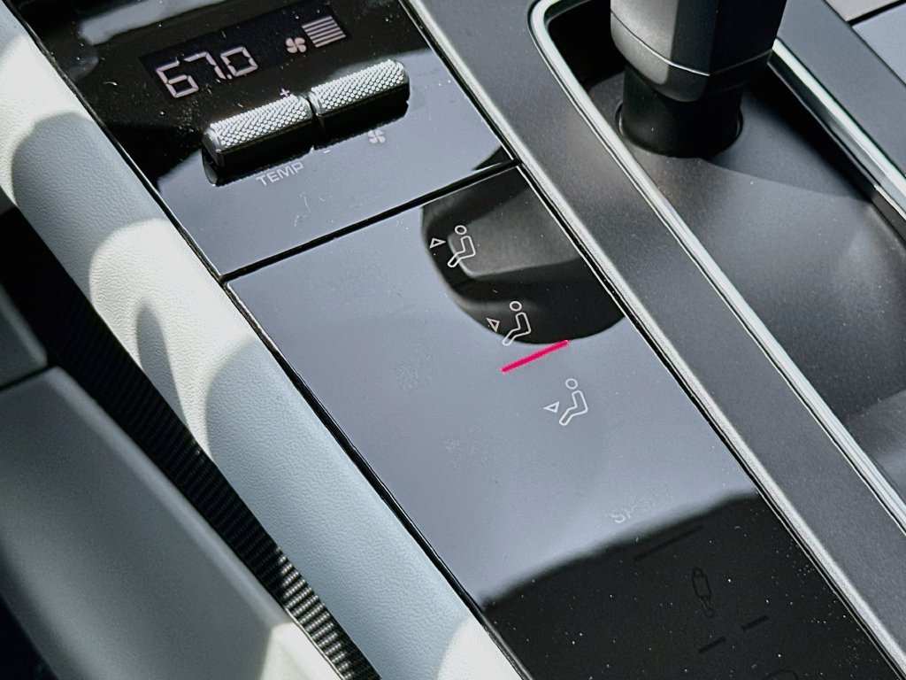 New 2026 Porsche Macan AWD/4WD image 23