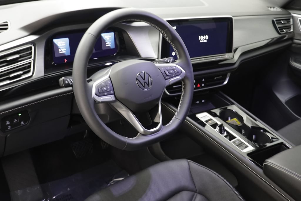 Certified 2024 Volkswagen Atlas Cross Sport SE AWD/4WD image 6