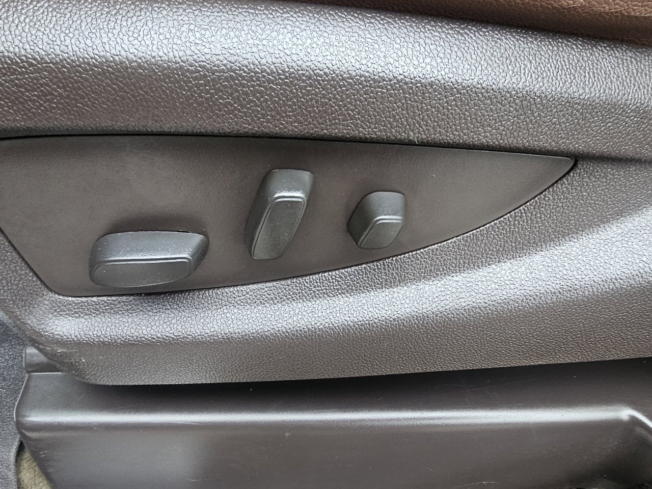 Used 2016 Chevrolet Silverado 2500 High Country w/ Duramax Plus Package image 22