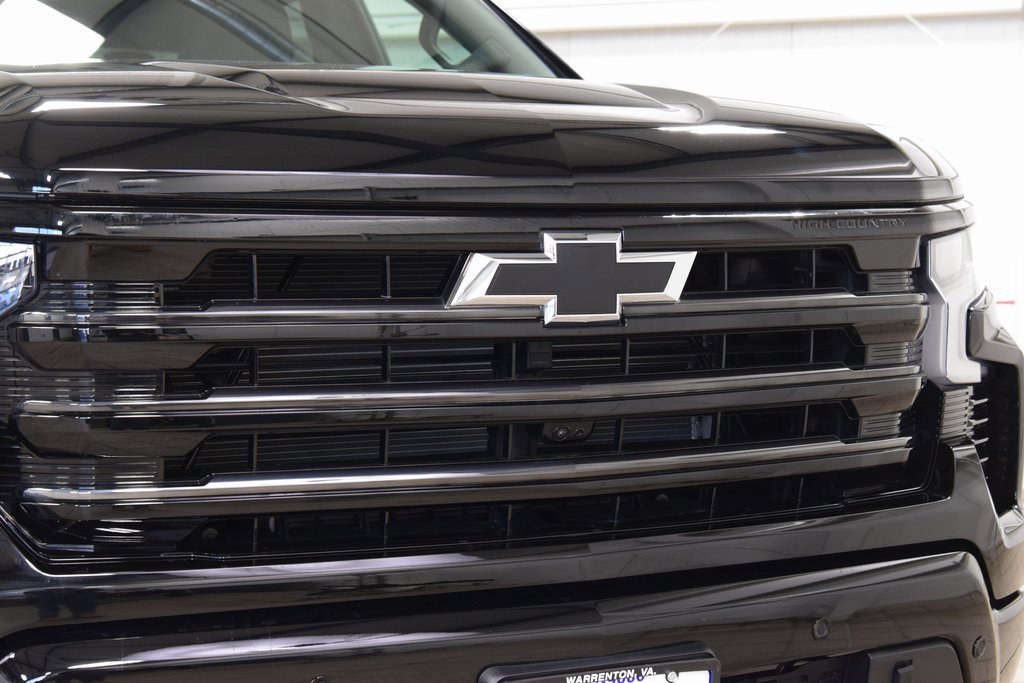 Used 2025 Chevrolet Silverado 1500 High Country w/ Midnight Edition image 11