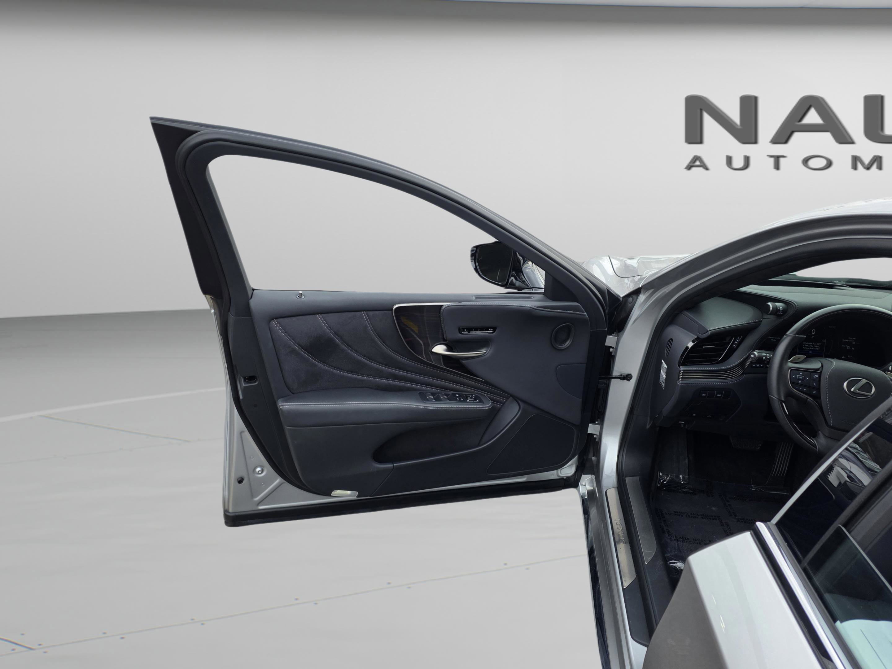 Certified 2024 Lexus LS 500 w/ Interior Upgrade Package image 27