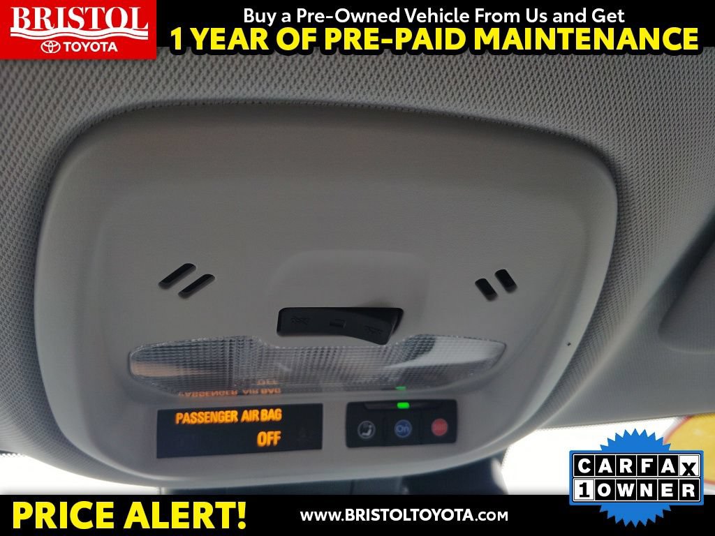 Used 2025 Chevrolet Trax LT w/ LT Convenience Package FWD image 25