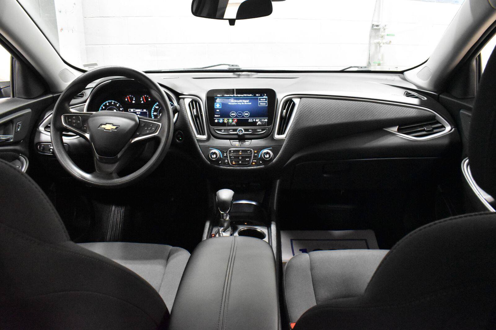 Used 2025 Chevrolet Malibu LT FWD image 5