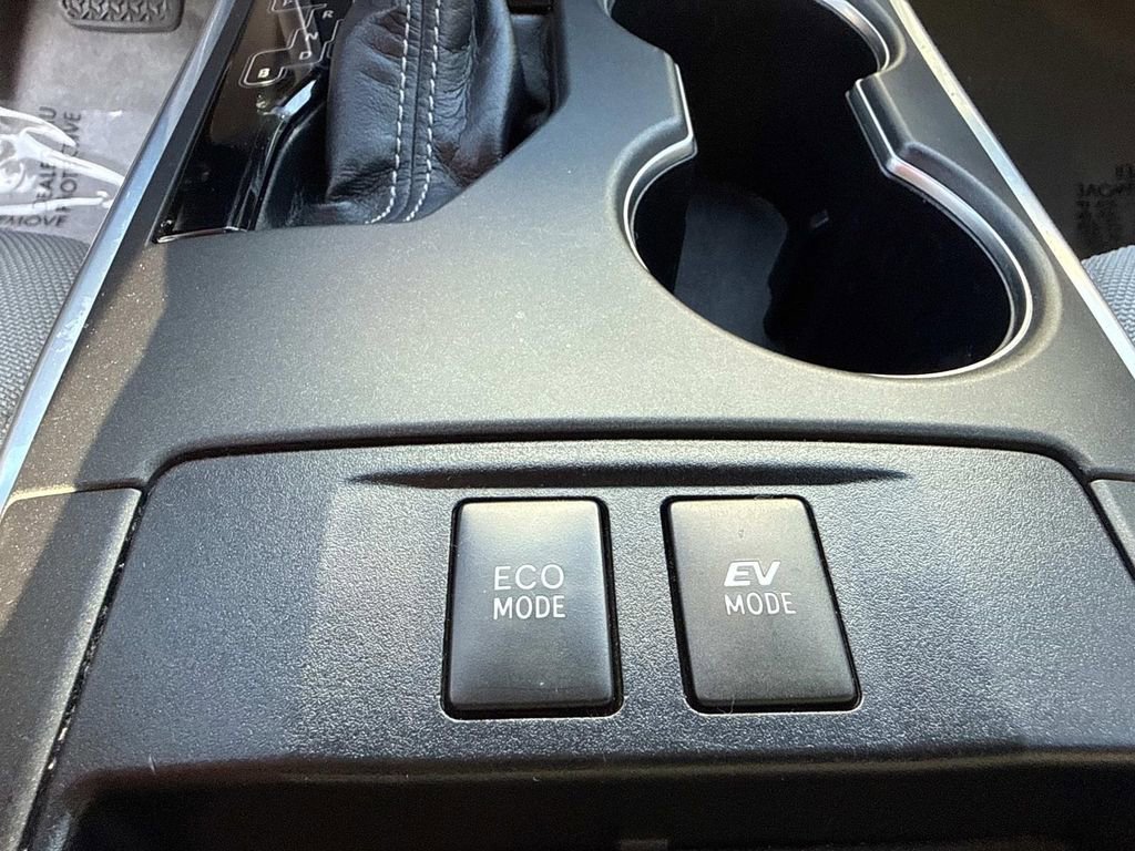 Used 2016 Toyota Camry LE FWD image 36