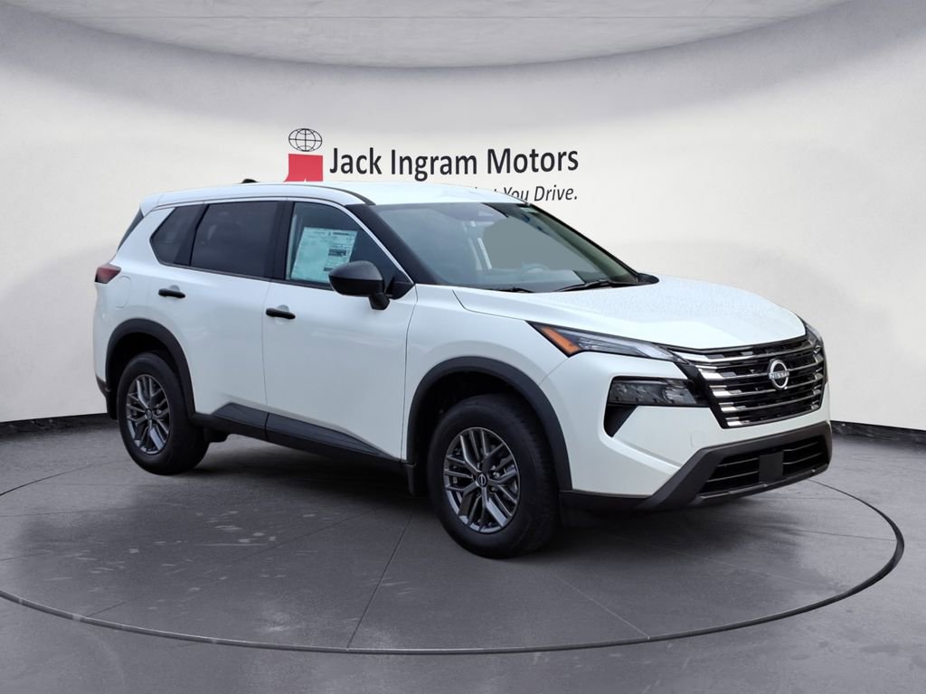Used 2025 Nissan Rogue S image 7