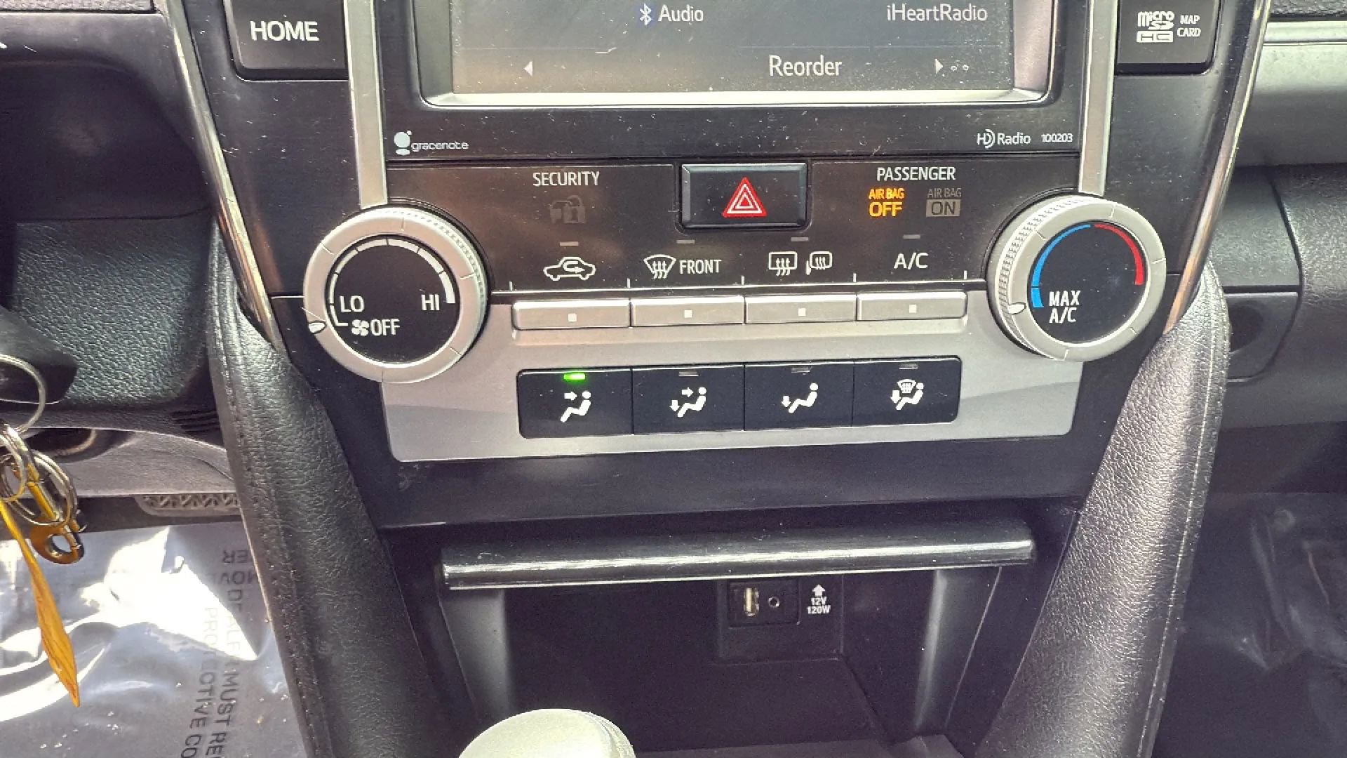 Used 2014 Toyota Camry SE w/ Moonroof Package FWD image 33